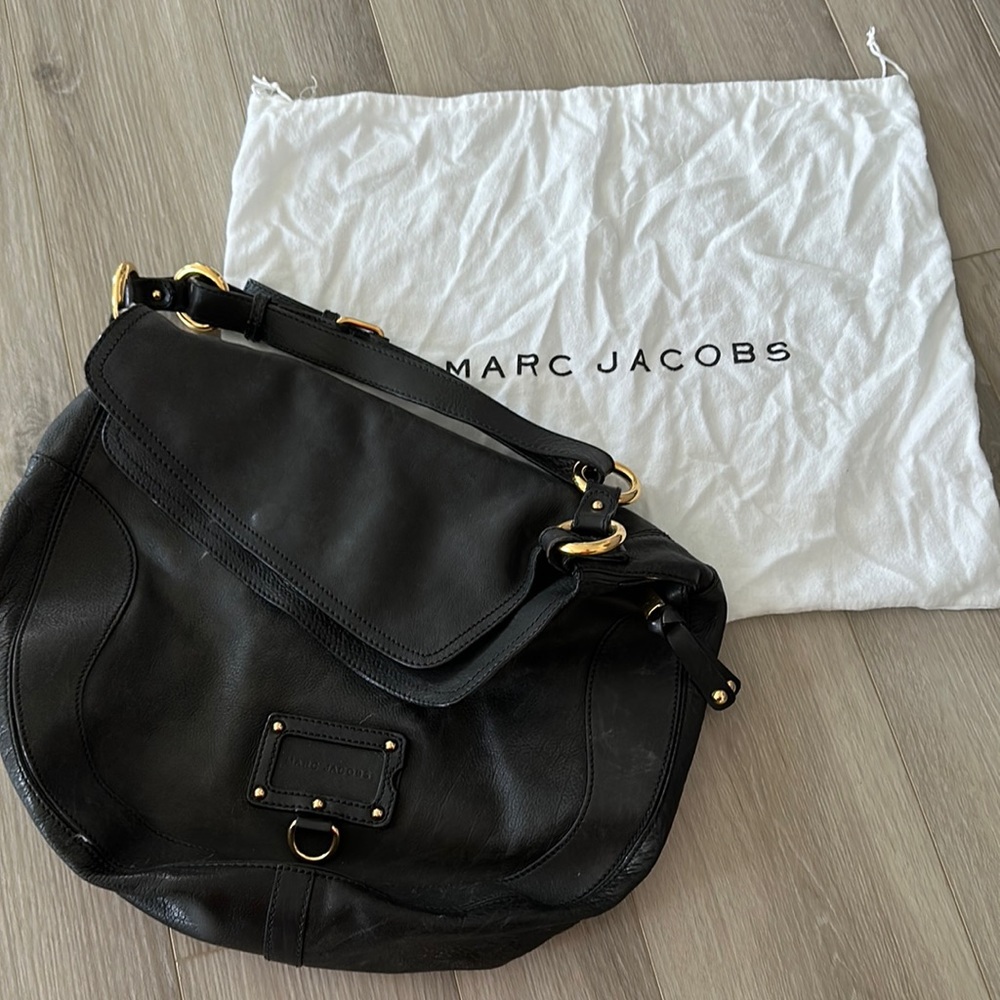 Marc Jacob’s medium hobo bag.